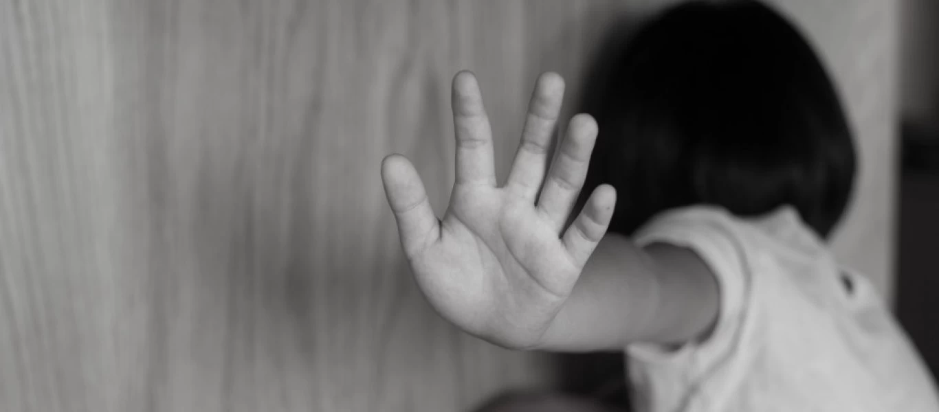 Ρωσία: Θεία έδερνε φριχτά την 7χρονη ανιψιά της - Οι γιατροί αναγκάστηκαν να της κόψουν το χέρι